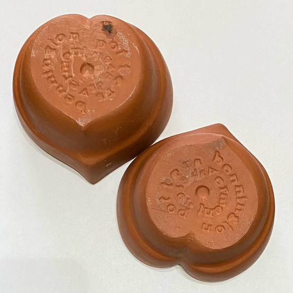 Vintage bread pot bowl, heart shaped terra cotta. Bennington Pottery, Vermont - Picture 4 of 7